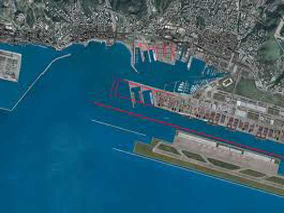 Prime stime negative sul porto di Genova
