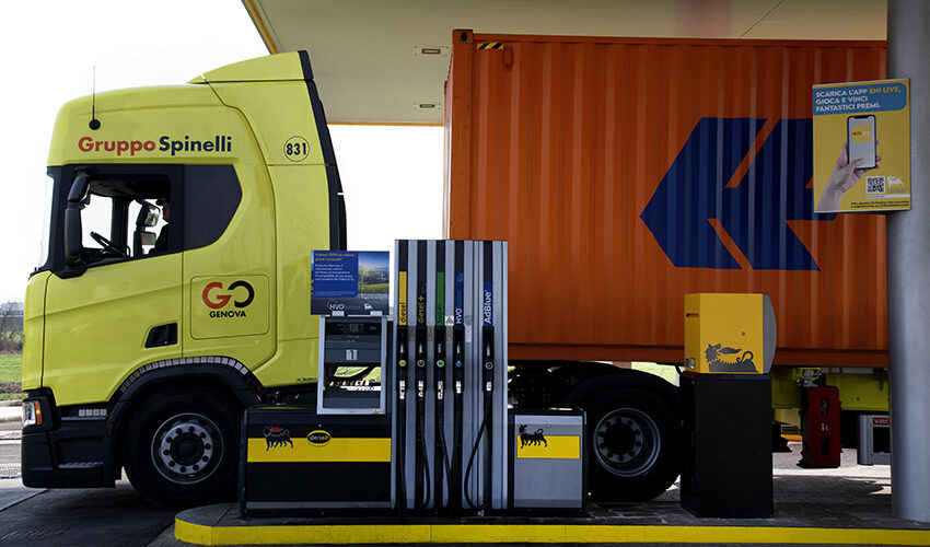 Sostenibilità, diesel prodotto al 100% da rinnovabili alimenterà 150 camion del Gruppo Spinelli